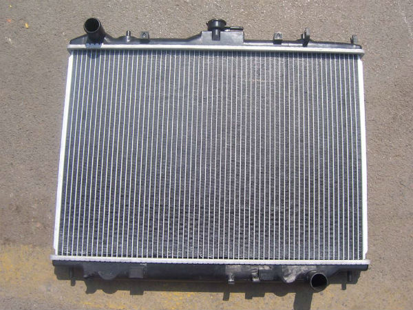 中通宇通金龙海格配件厂家 销售金龙金旅客车水箱