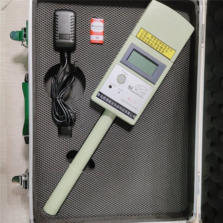 工频电场近区场强仪 RJ-5 测量电磁辐射作业场所 的电场强度