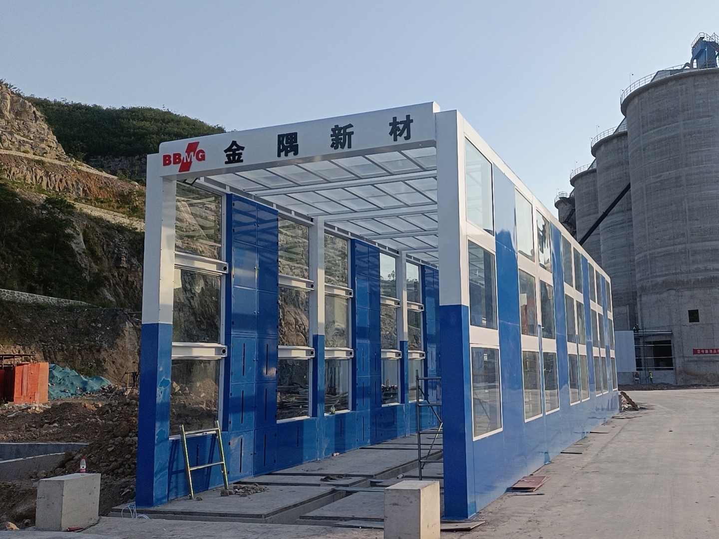 各種規格型號龍門洗車機、車輛沖洗臺