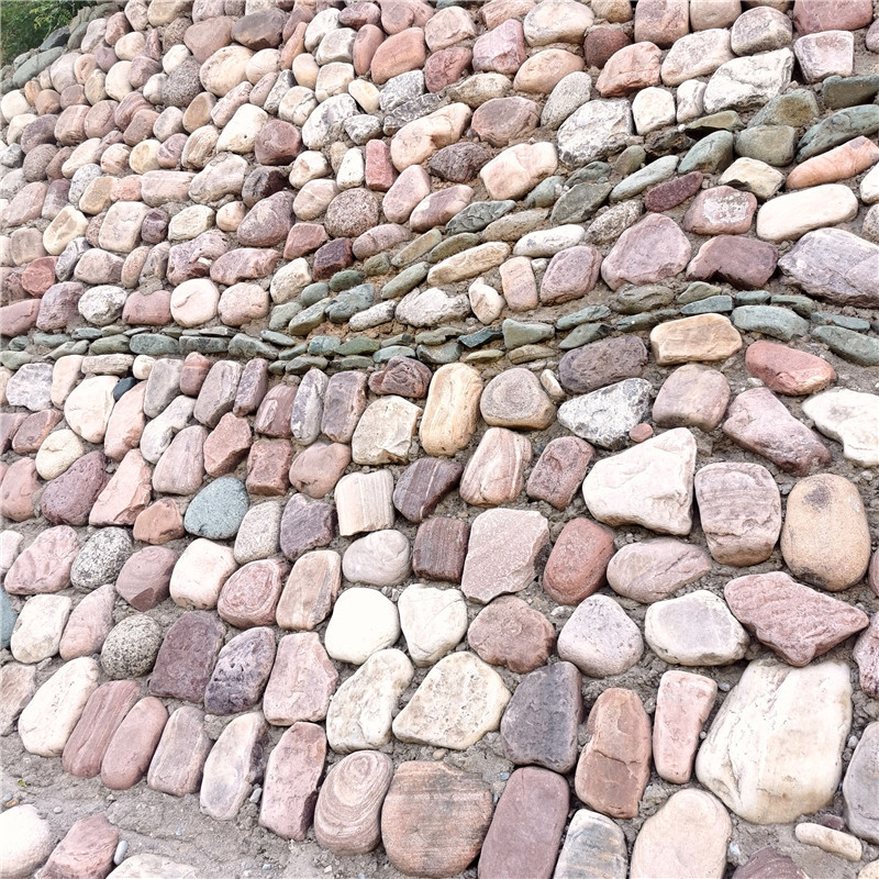  彩色鹅卵石铺路 山石造景砾石水洗石 景观水磨石石子
