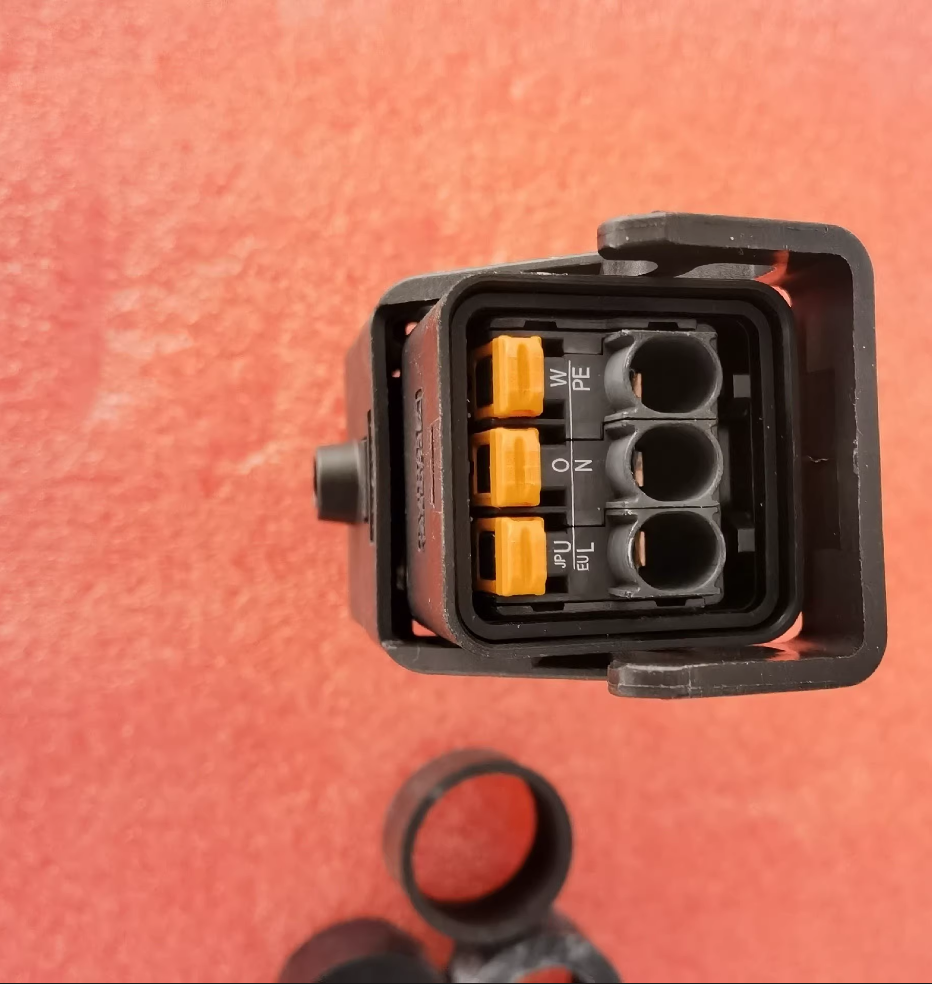 ����������ͷ�����ͷ600V 30A������ͷֱ����ͷ ��Ϊ�����ͨѶ����