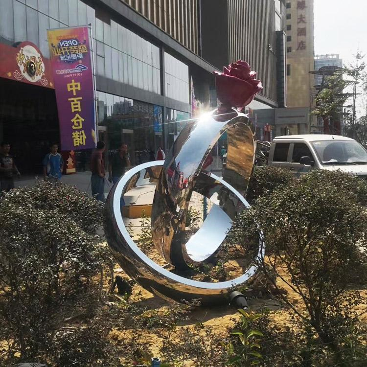 不锈钢结婚戒指雕塑，定制爱情主题雕塑