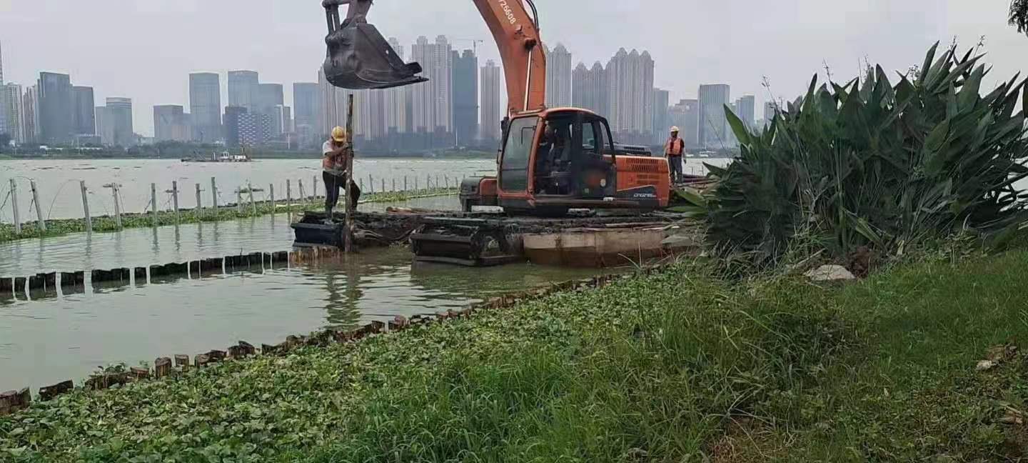 池州沼泽漂浮水上清淤挖机船式