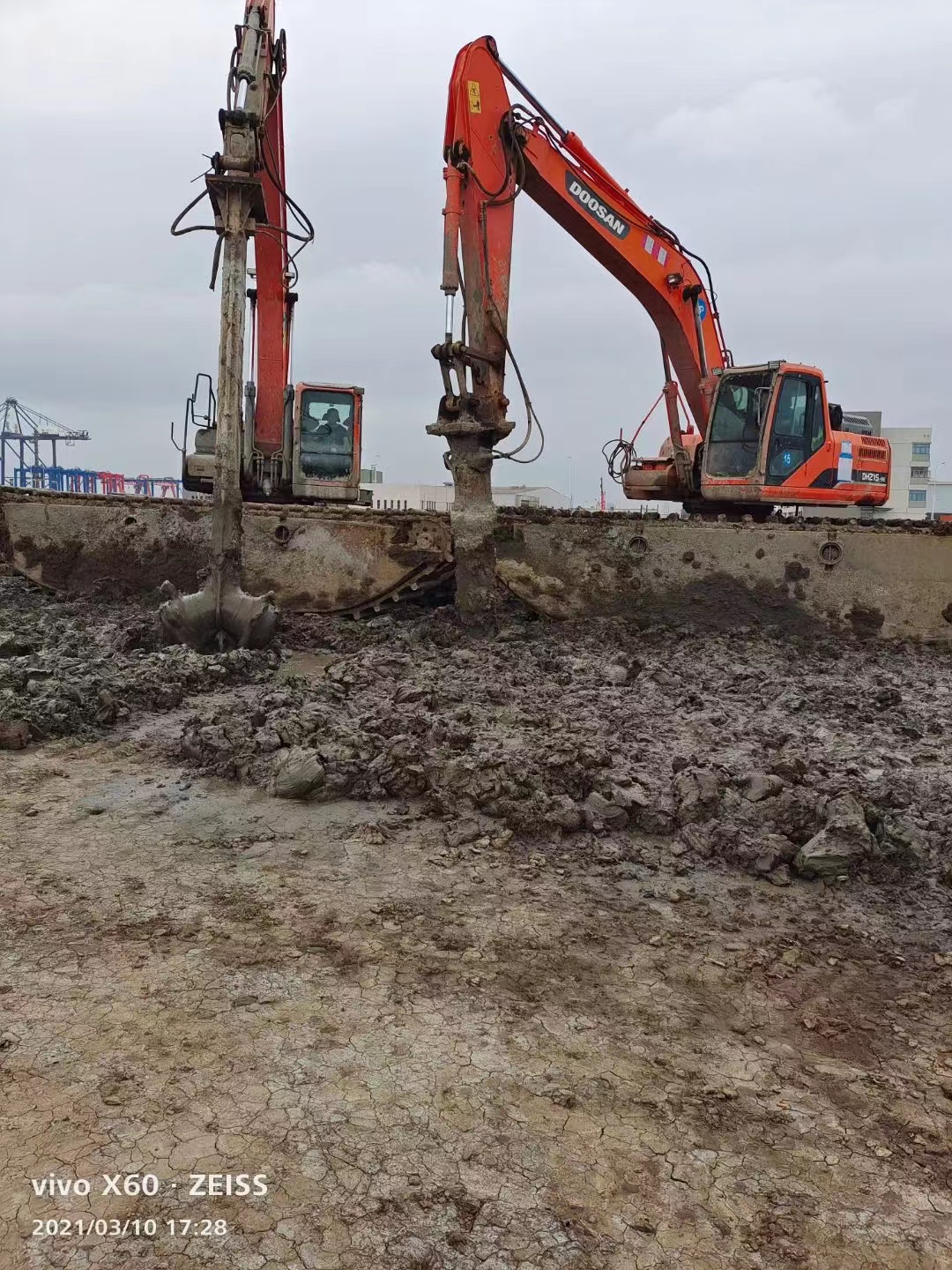 定西当地水路两用挖掘机租赁本地