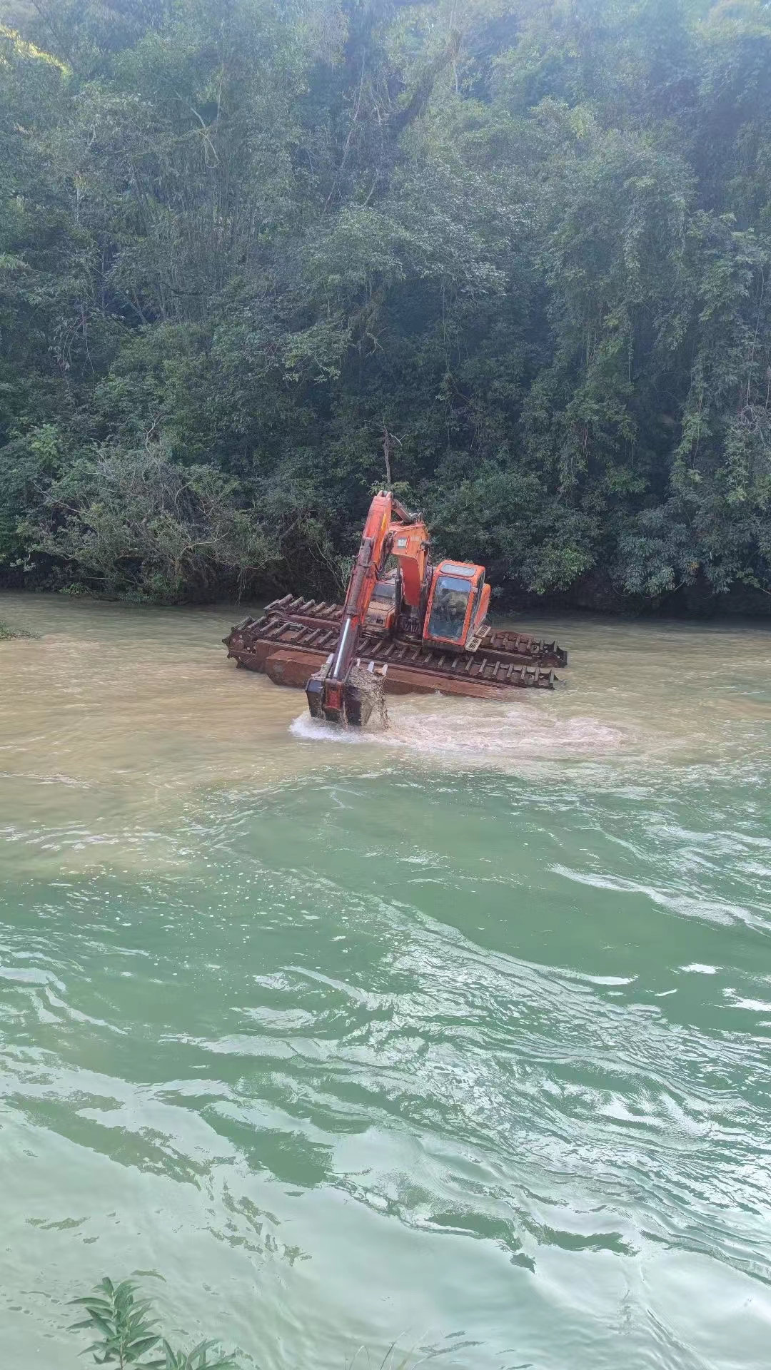 黄冈湿地水陆两栖挖机租赁船式