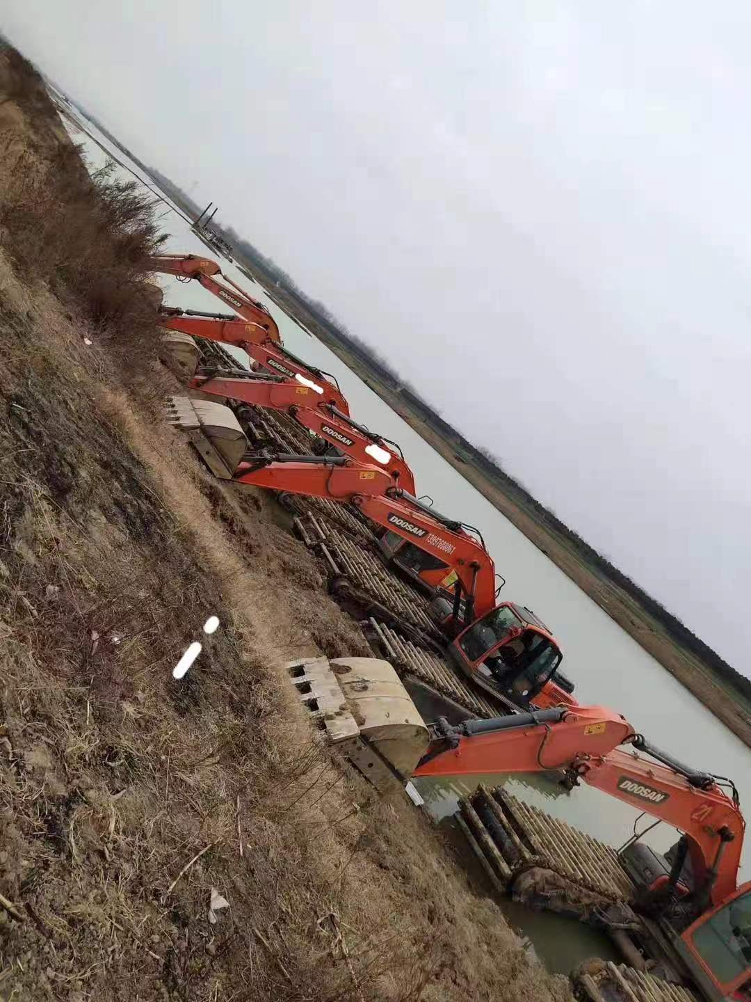 安顺本地履带式浮箱挖机租赁本地