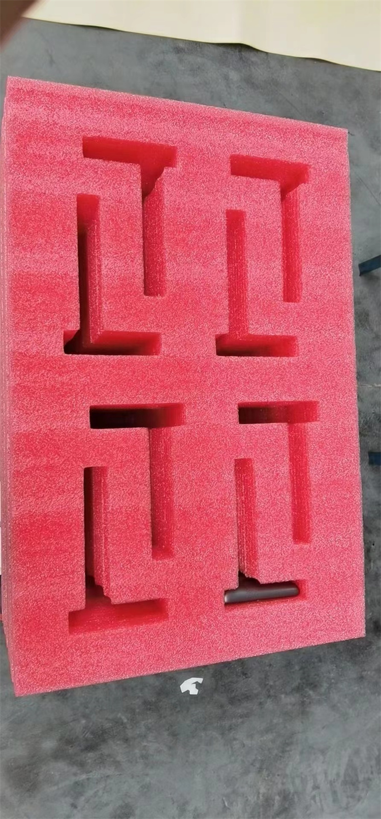 供應(yīng)保溫海綿管，光滑海綿柱子