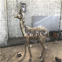 常用广场大型镂空鹿雕塑生产厂家-定价步行街展示-镂空鹿雕塑景观艺术通用