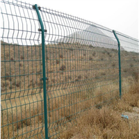 圈地护栏网 双边丝围栏网 公路铁路边隔离栅 铁丝包塑网 坤燊