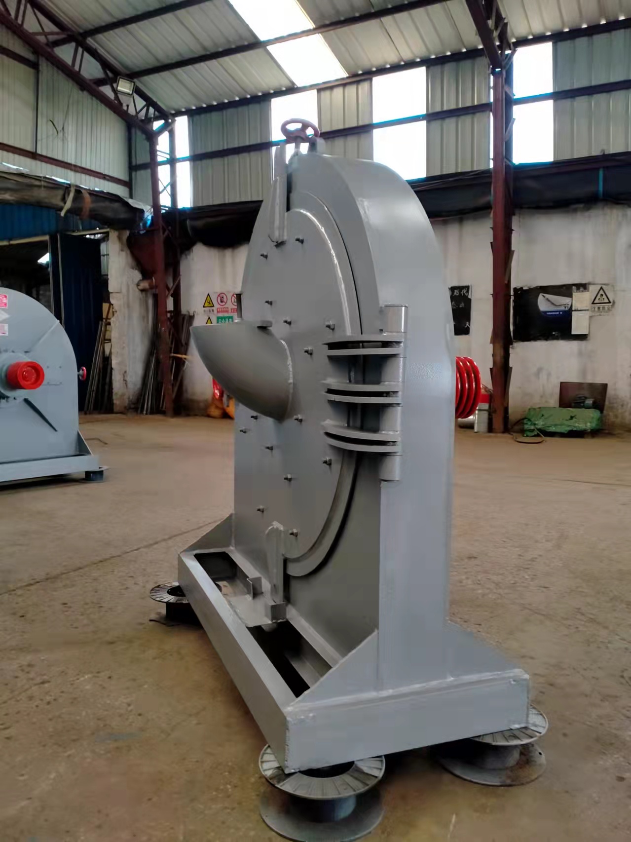 可有效地防止外界污染改进工作环境的“细胞级无尘微粉机”