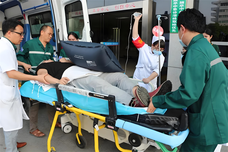 济南120救护车出租_跨省转院业务_全国租赁服务