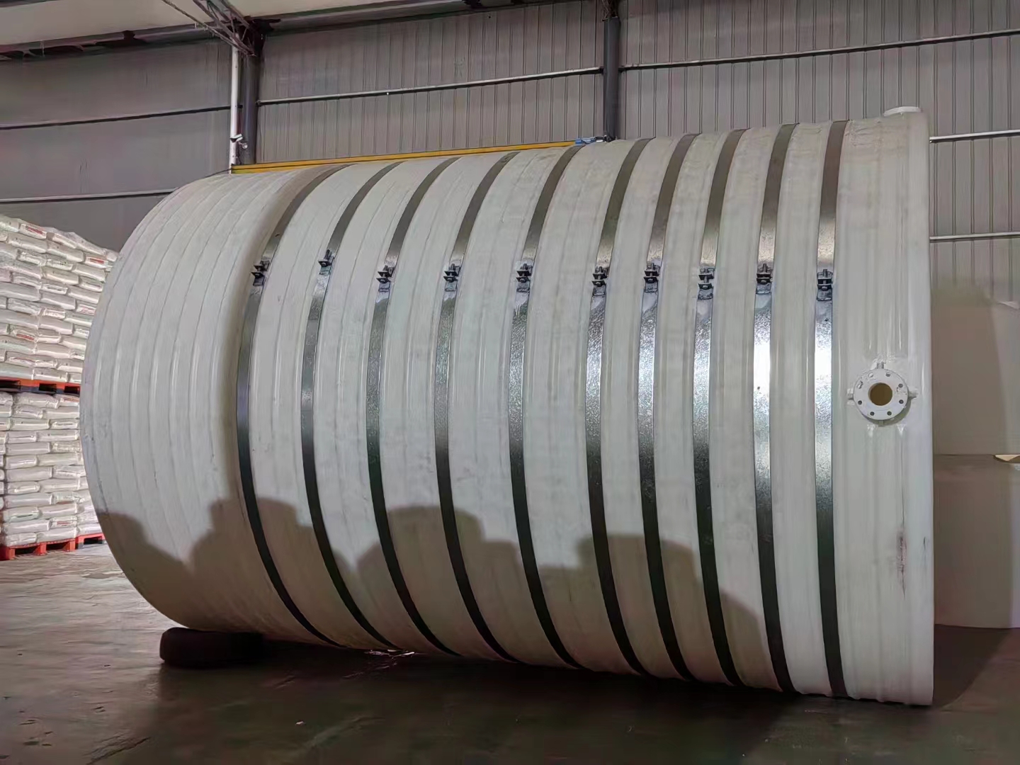 湖北防腐储罐厂家 25吨PE材质塑料大罐 一体成型 污水废液收集桶