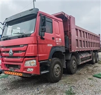 7米8豪沃前四后八自卸车 国五380马力，车况好 废铁价