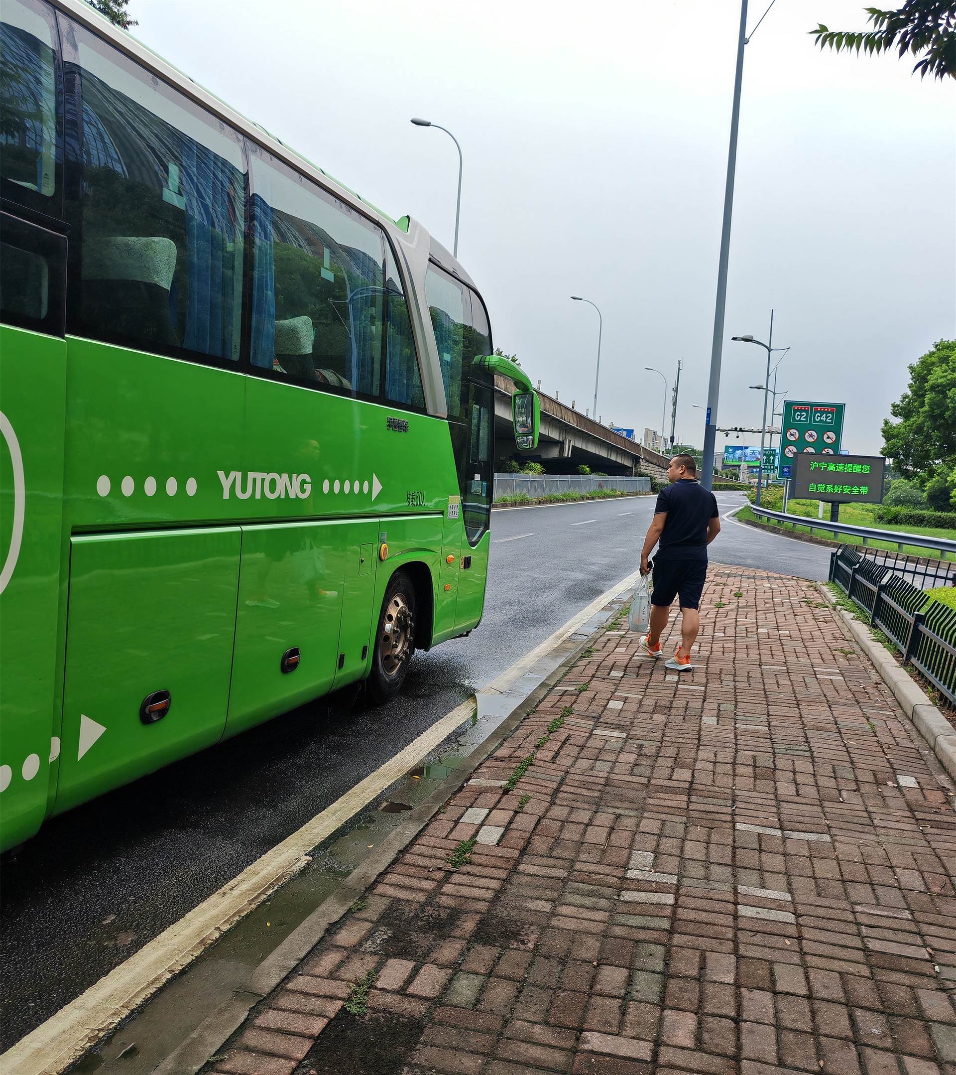 实时推荐/无锡到罗平长途直达大巴几个小时到/客车大巴