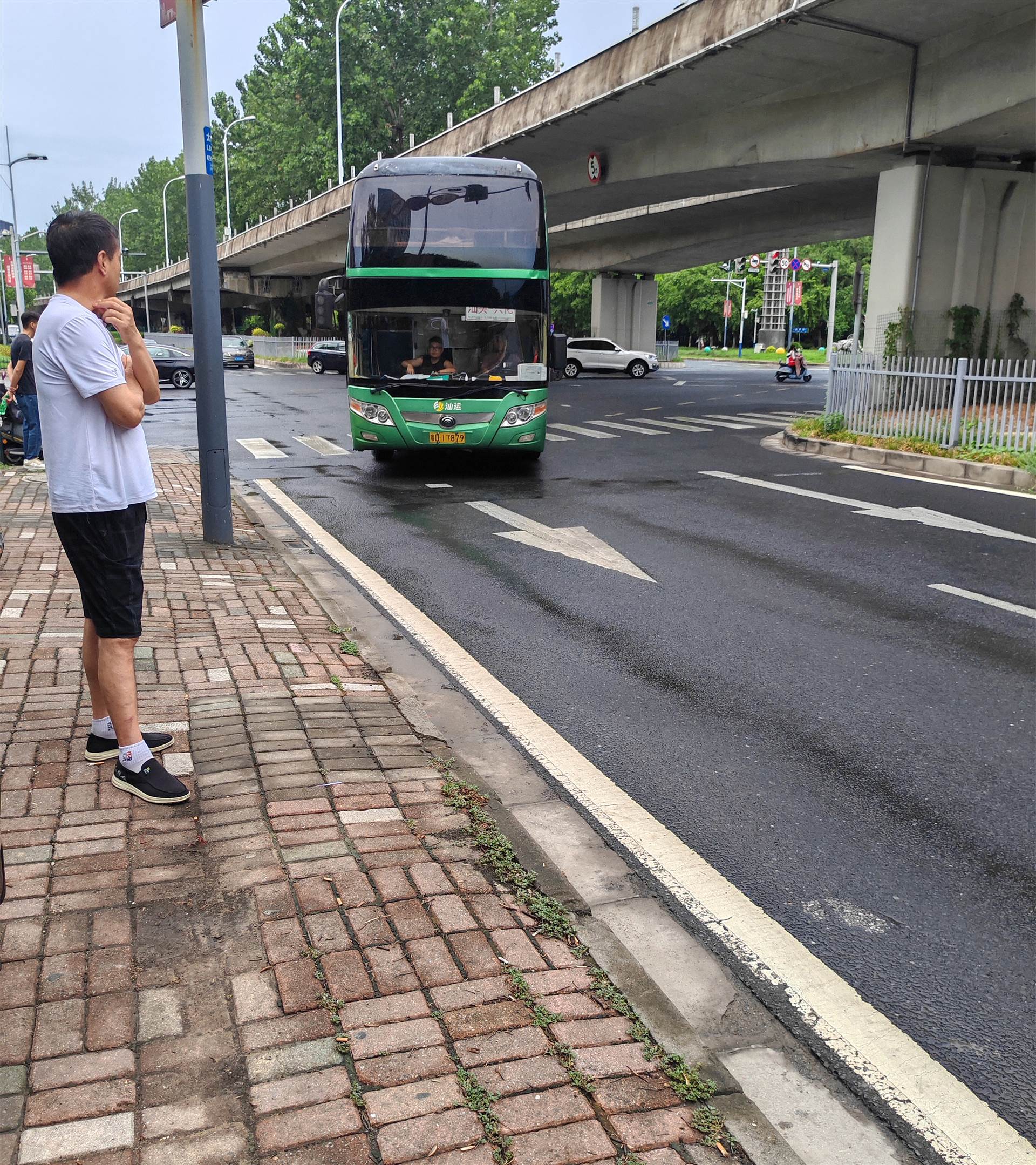 镇江到茂名长途大巴车时刻表/客车