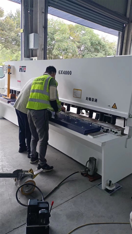 桐庐设备搬运公司  重型机器设备搬厂起重工具齐全 重江