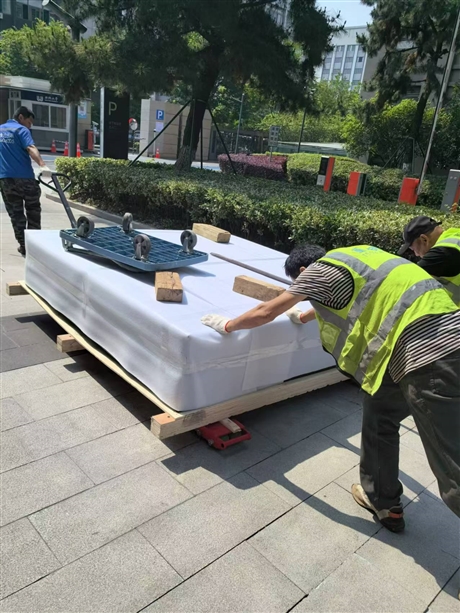 湖州吊设备公司  笨重机器搬迁搬厂 超大 超宽的机器 我们搬