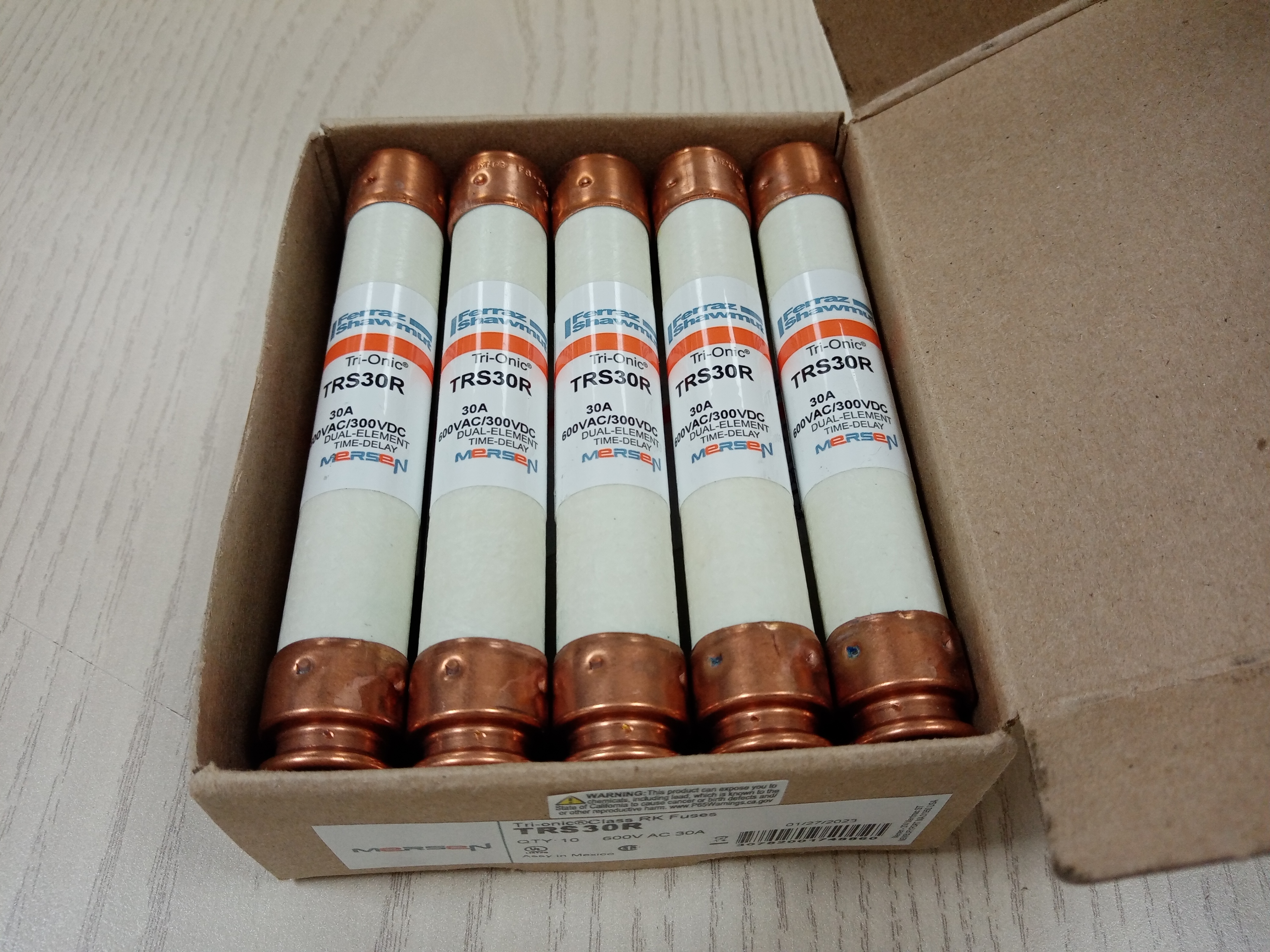 Side view of WG9716582301+003/1 fuse for HOWO Truck electrical system