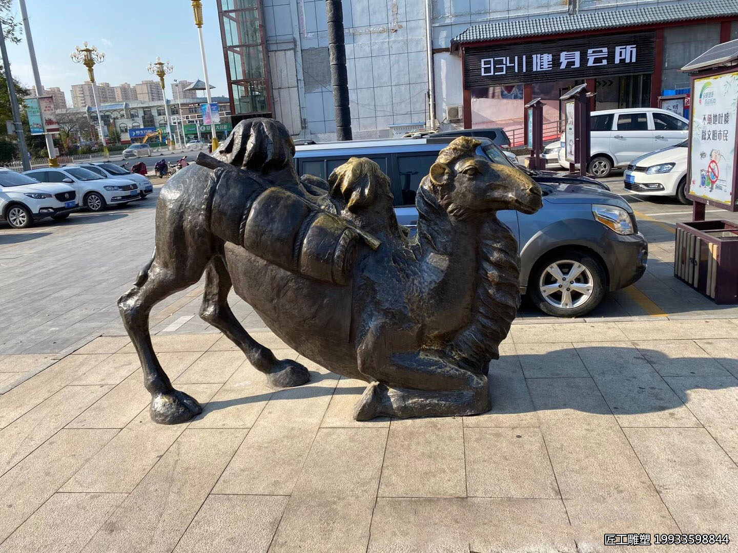 玻璃钢铸铜动物骆驼造型景观雕塑