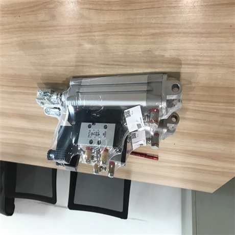   CAMOZZI带杆锁紧装置气缸25N2A25A100 41Y