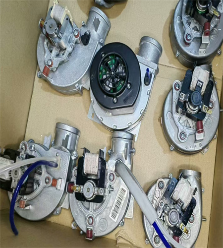 延安德人意壁挂炉维修电话--24小时故障报修电话