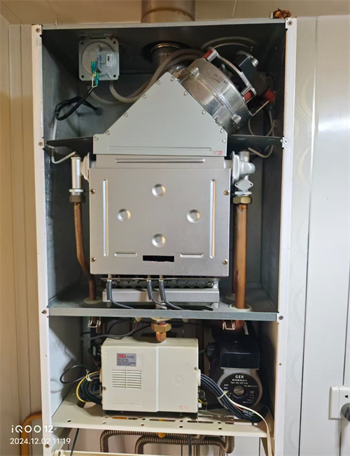 西安名品壁挂炉维修电话/24小时故障报修电话