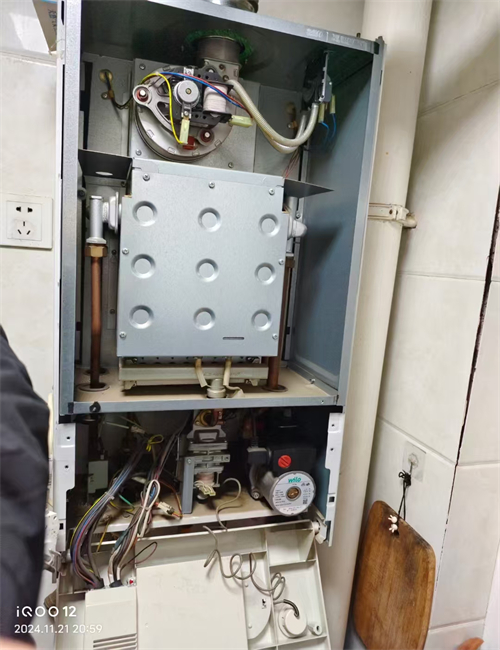 宝鸡洛堡顿壁挂炉维修电话-24小时全市维修热线