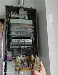 咸阳欧贝洛壁挂炉维修电话24小时故障报修热线