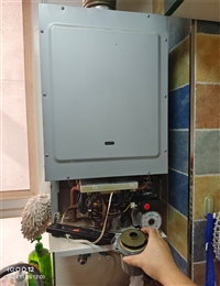 榆林Midea壁挂炉维修电话24小时上门电话