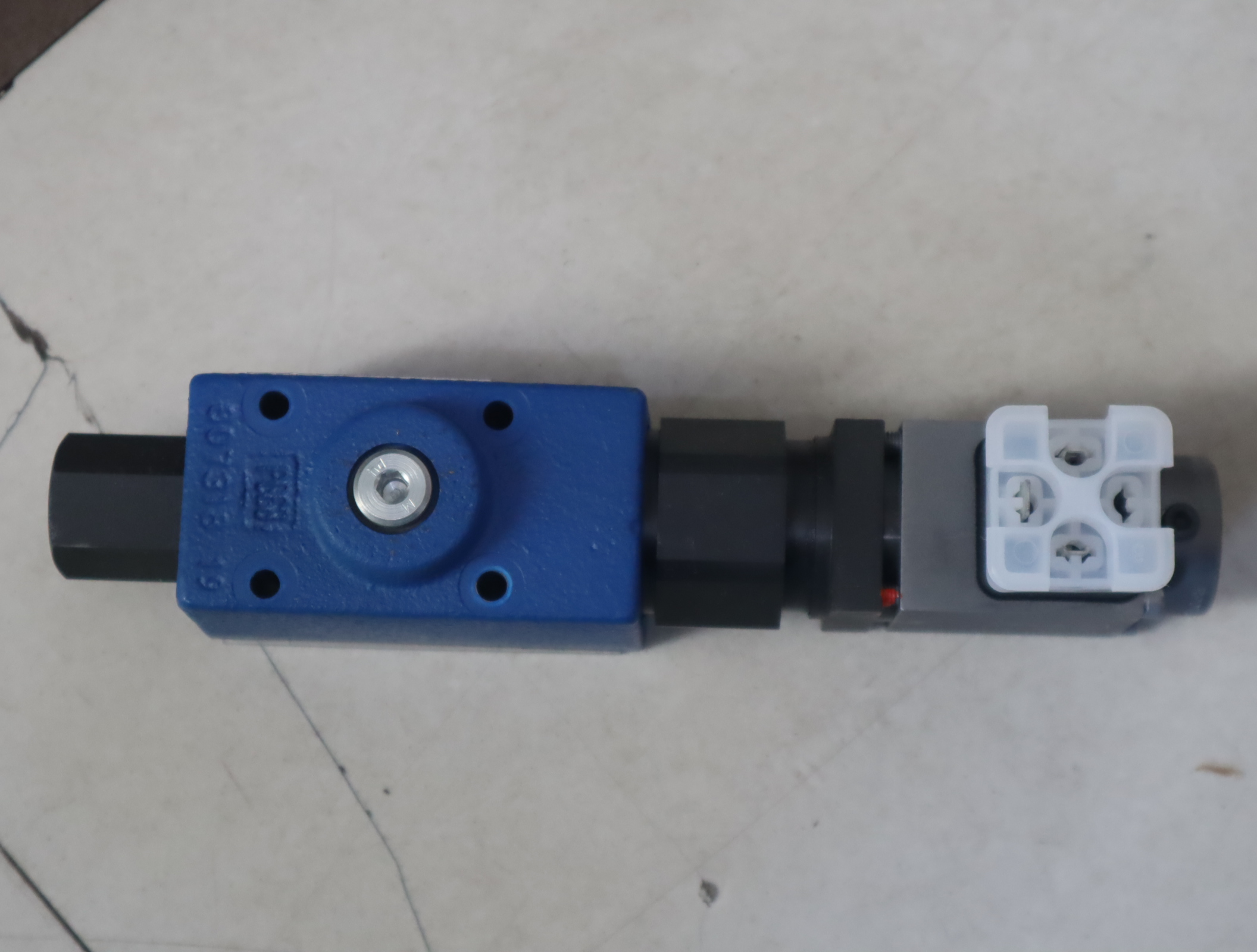 R900932943 DRE6-10/100MG24K4M 德国力士乐REXROTH减压阀