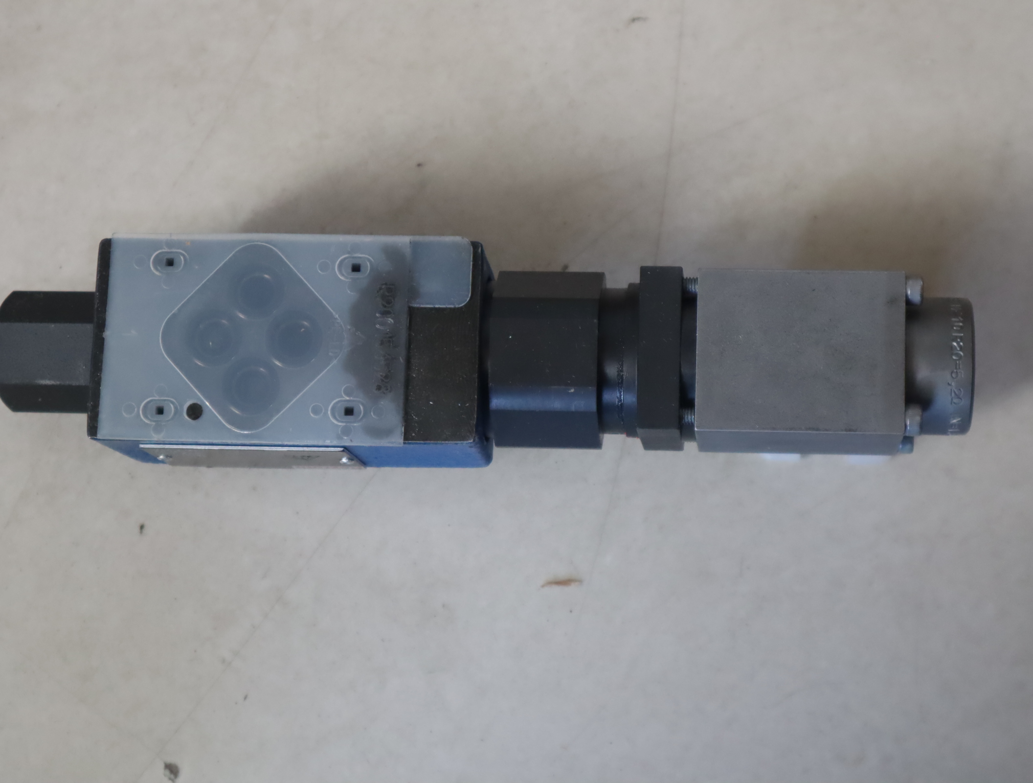 R900932943 DRE6-10/100MG24K4M 德国力士乐REXROTH减压阀