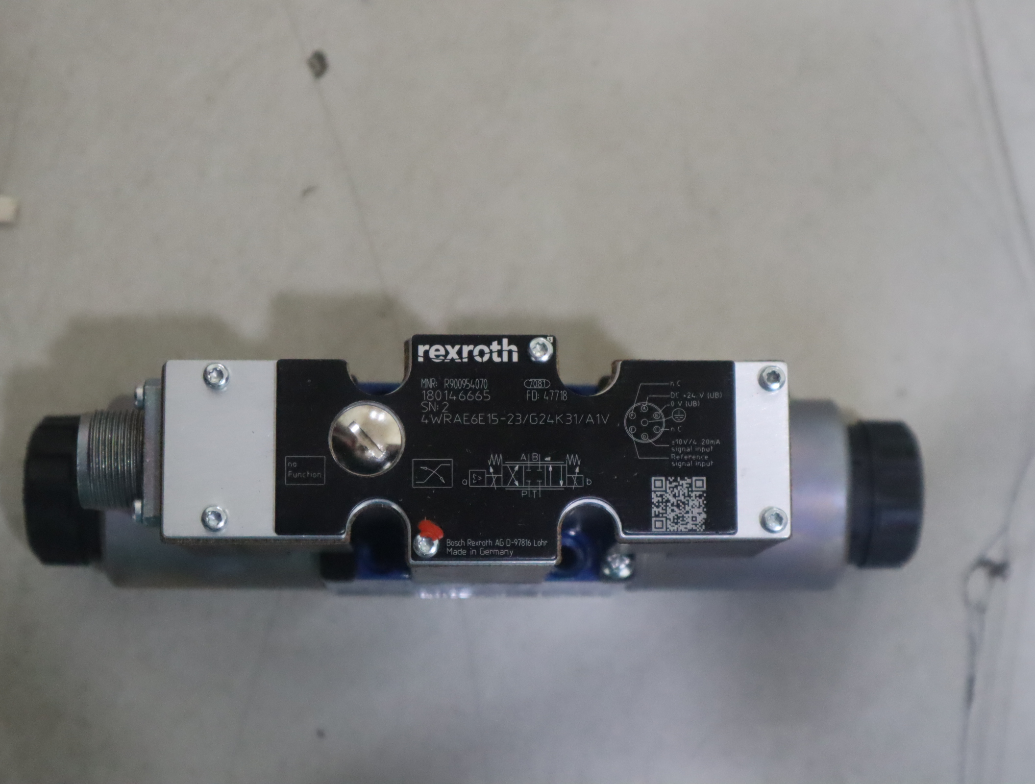 R900954070 4WRAE6E15-2X/G24K31/A1V 德国力士乐REXROTH比例阀