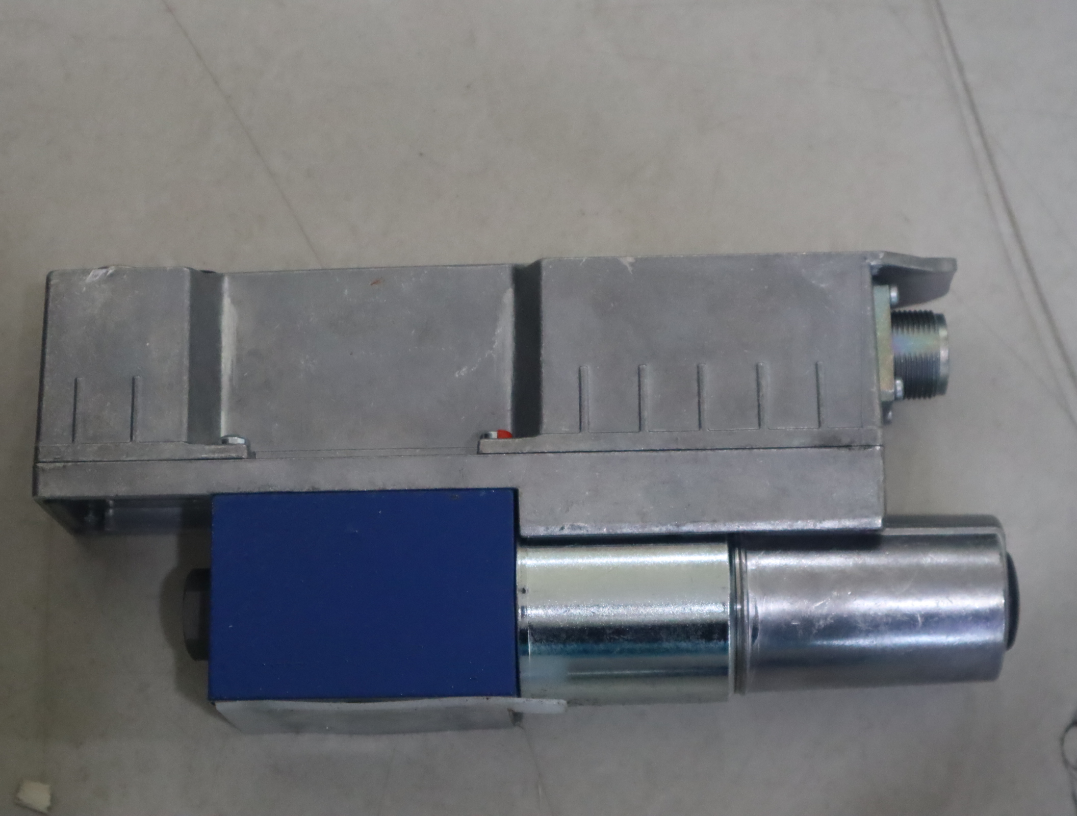 力士乐R901497575 4WREE6WA16-30/V/24A1 德国力士乐REXROTH比例阀