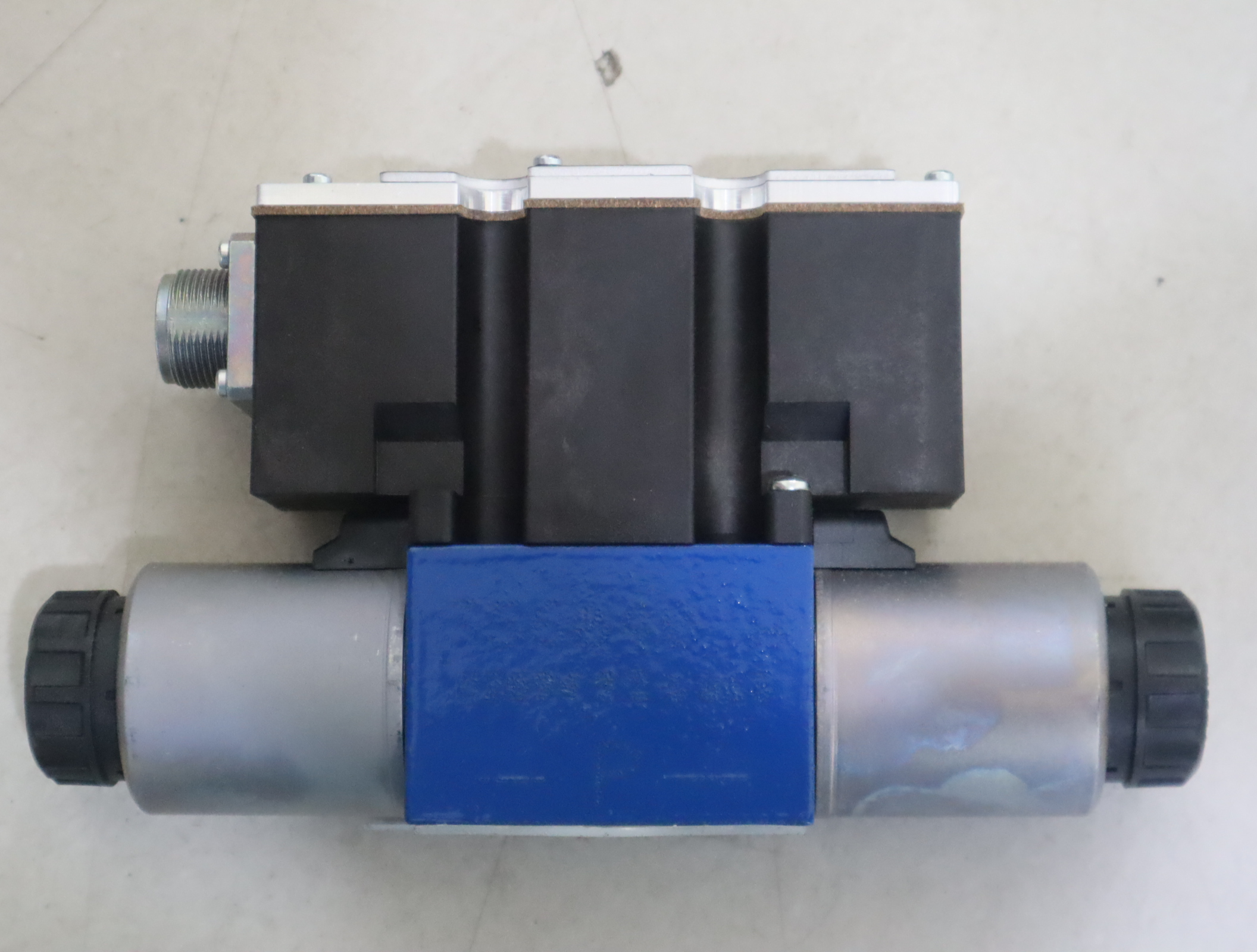 R900954069 4WRAE6E07-23/G24K31/A1V 德国力士乐REXROTH比例阀