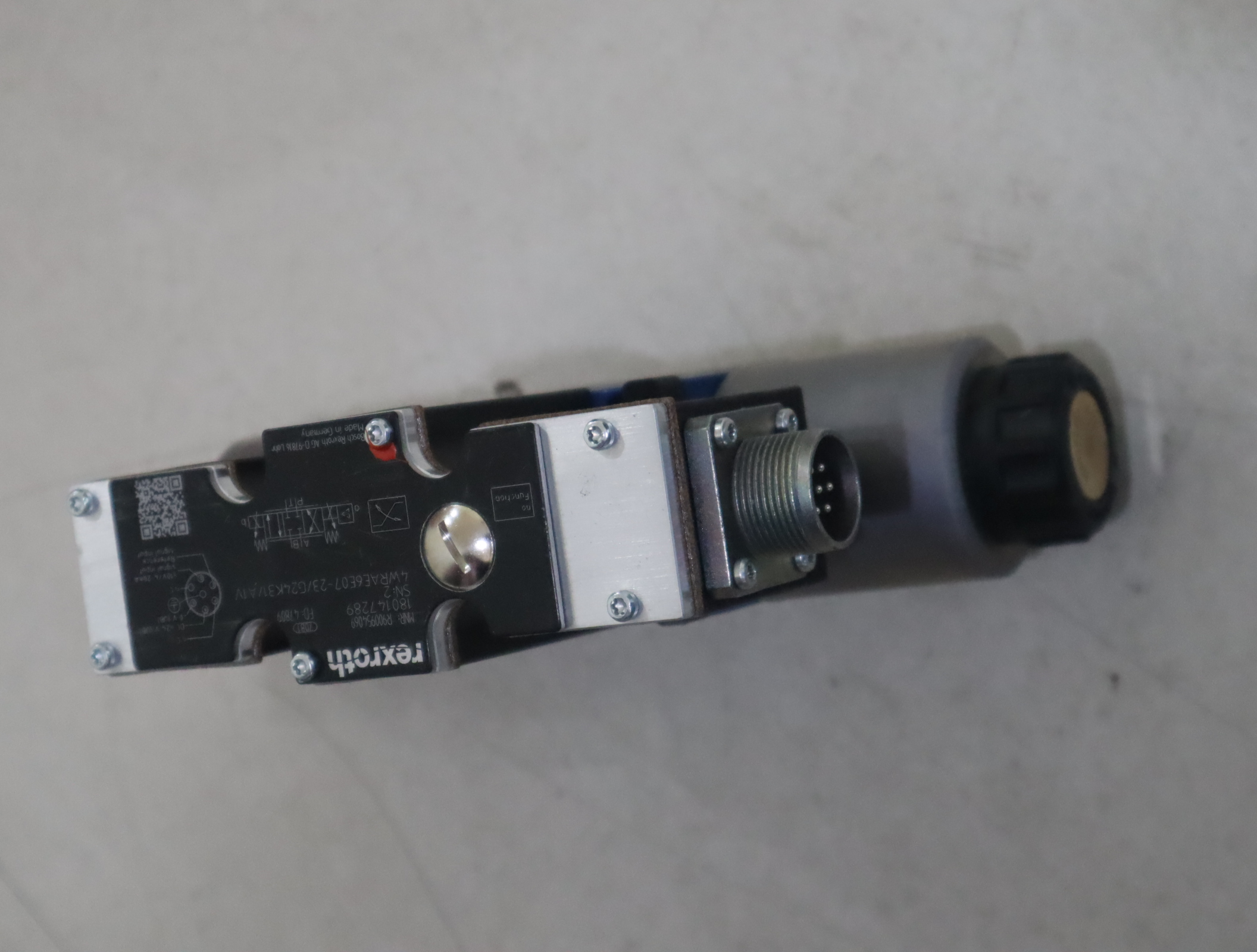 R900954069 4WRAE6E07-23/G24K31/A1V 德国力士乐REXROTH比例阀