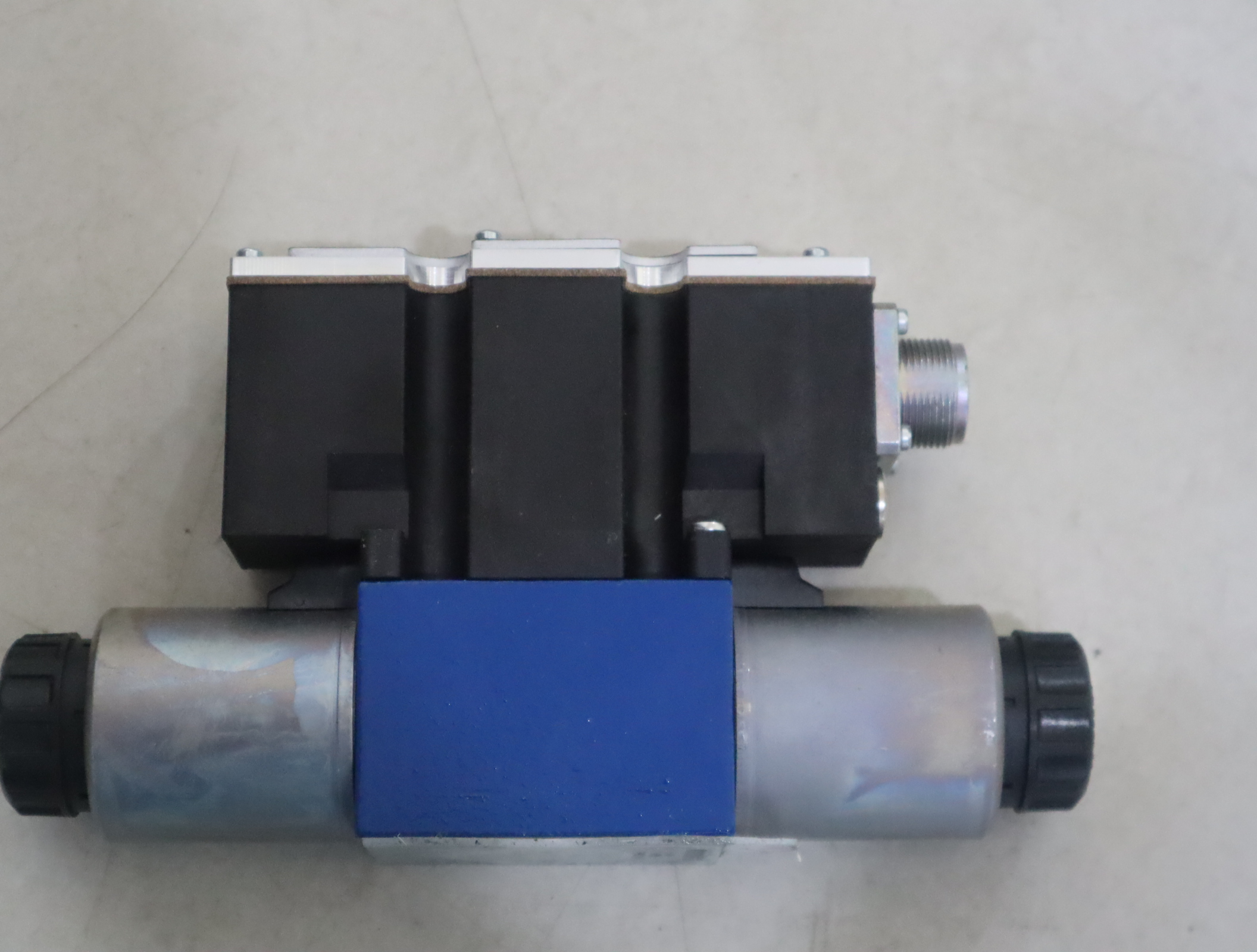 R900954069 4WRAE6E07-23/G24K31/A1V 德国力士乐REXROTH比例阀