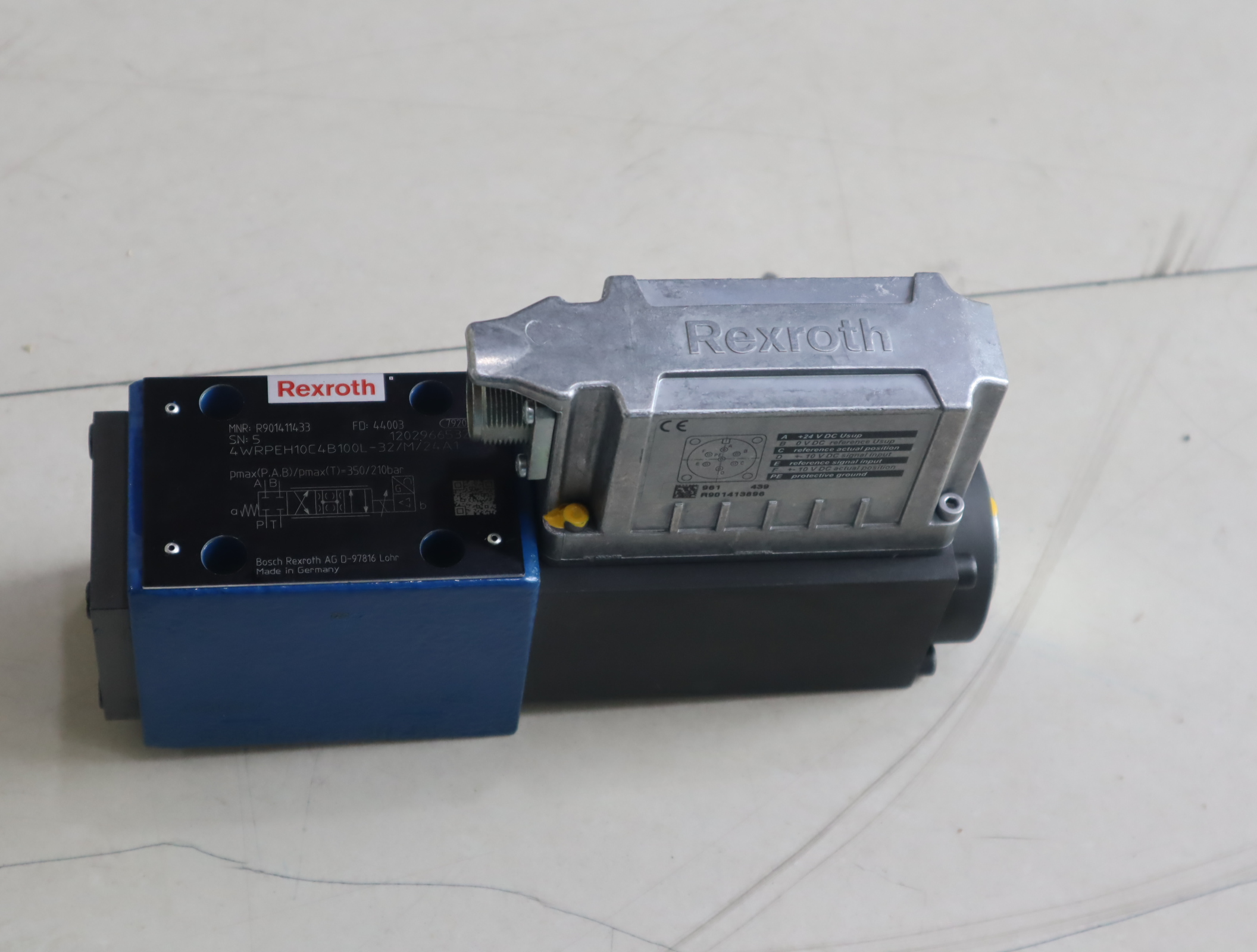 R901411433 4WRPEH10C4B100L-32/M/24A1 德国力士乐REXROTH比例阀