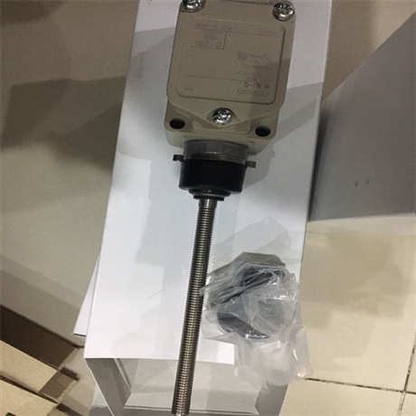 欧姆龙光纤传感器E32-DC200 2M应用广泛