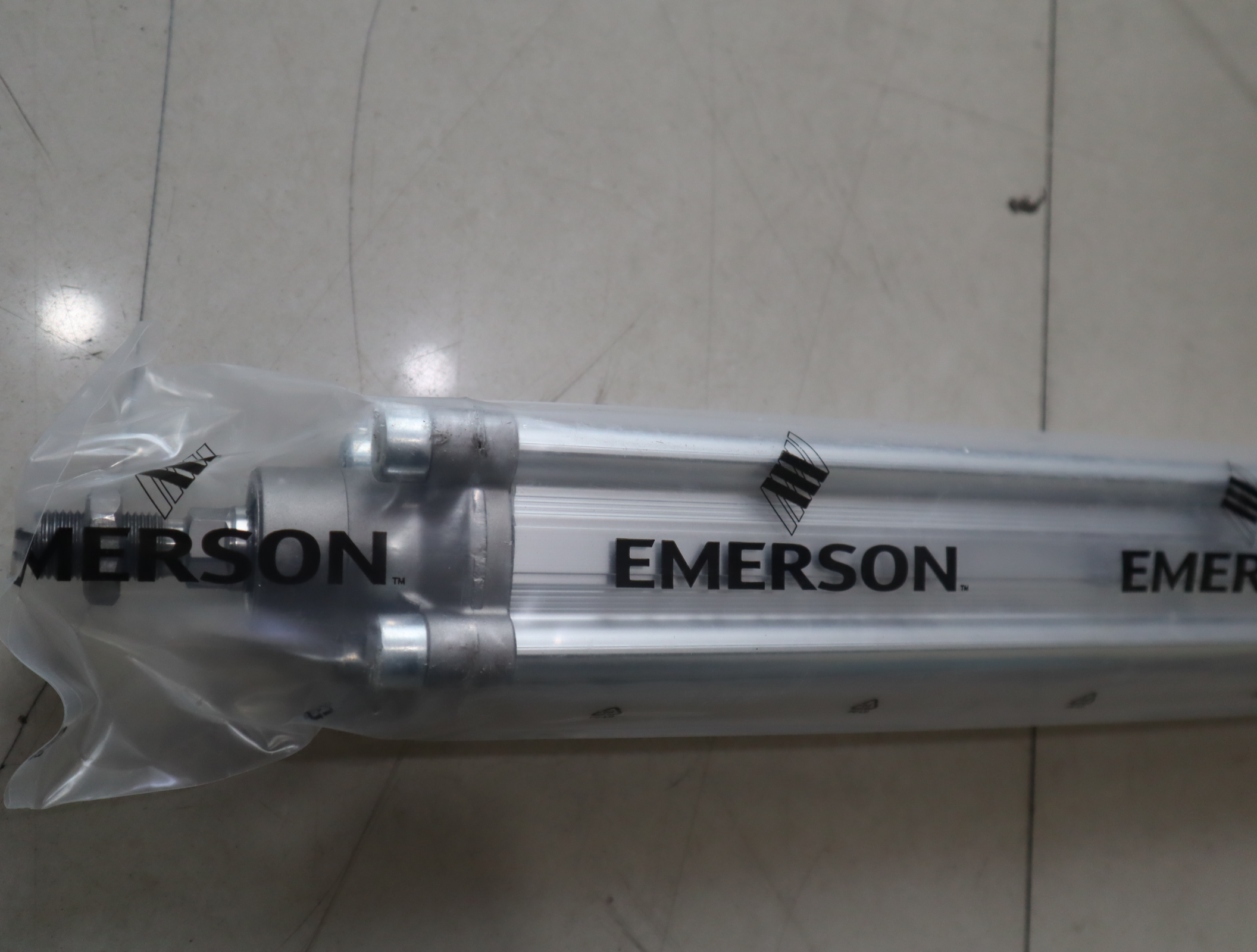 0822352067 德国安沃驰AVENTICS气动元件气缸