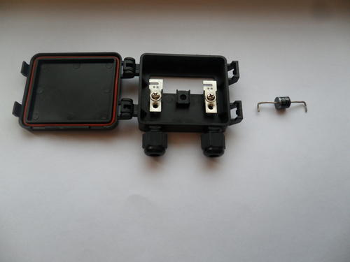 回收库存电池充电器